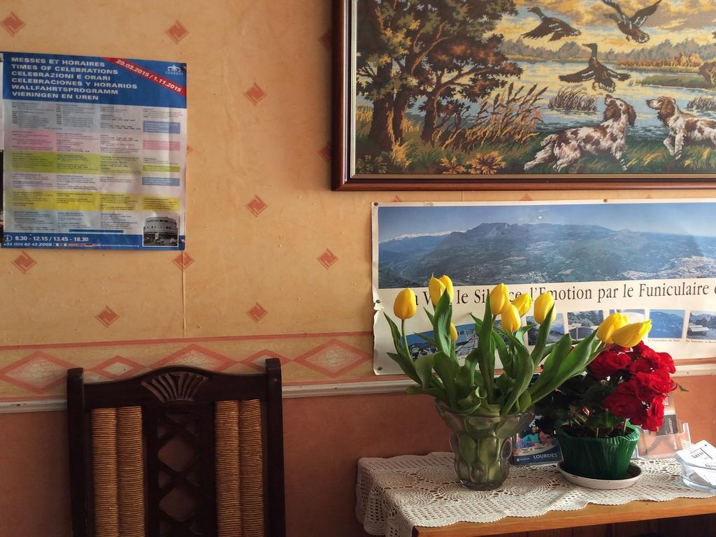 Hotel Maria Lourdes Buitenkant foto